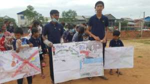 Usaphea and other children in cleaning day