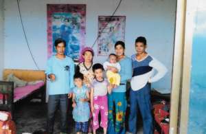 Shang Zhong and his family