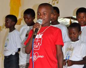Msimsi narrating the play he devised