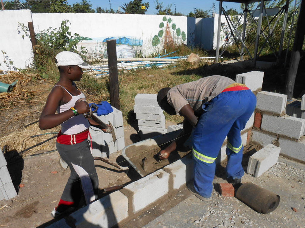 BUILDING THE FUTURES OF 100 ZIMBABWEAN GIRLS