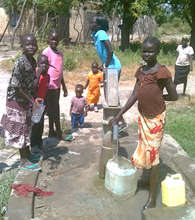 Pumping water in Old Fangak