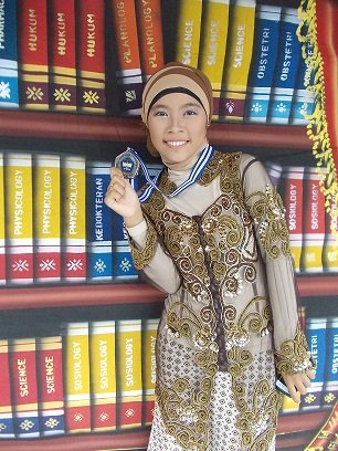 Help Erin Get a University Education in Bandung