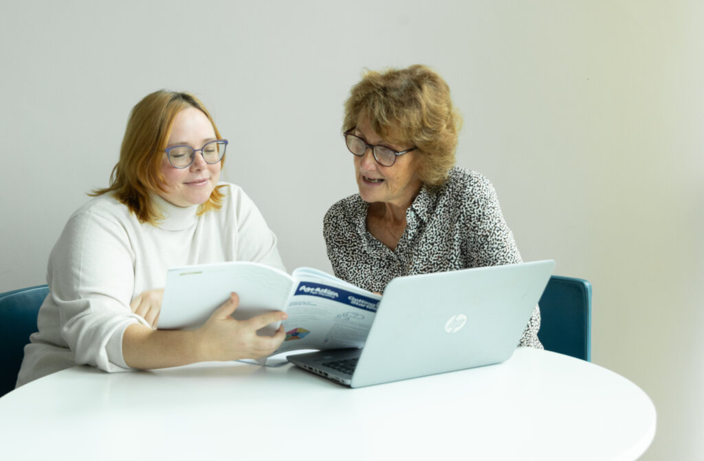 Help older people learn basic IT skills