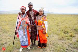 Sootian (in the middle)