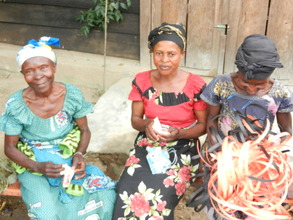 Women work on livlihood activities in the DRC