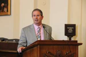 Tom Peterson speaking at briefing on renewables