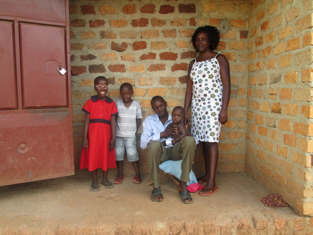 Build a school for 400 vulnearble kids in Uganda