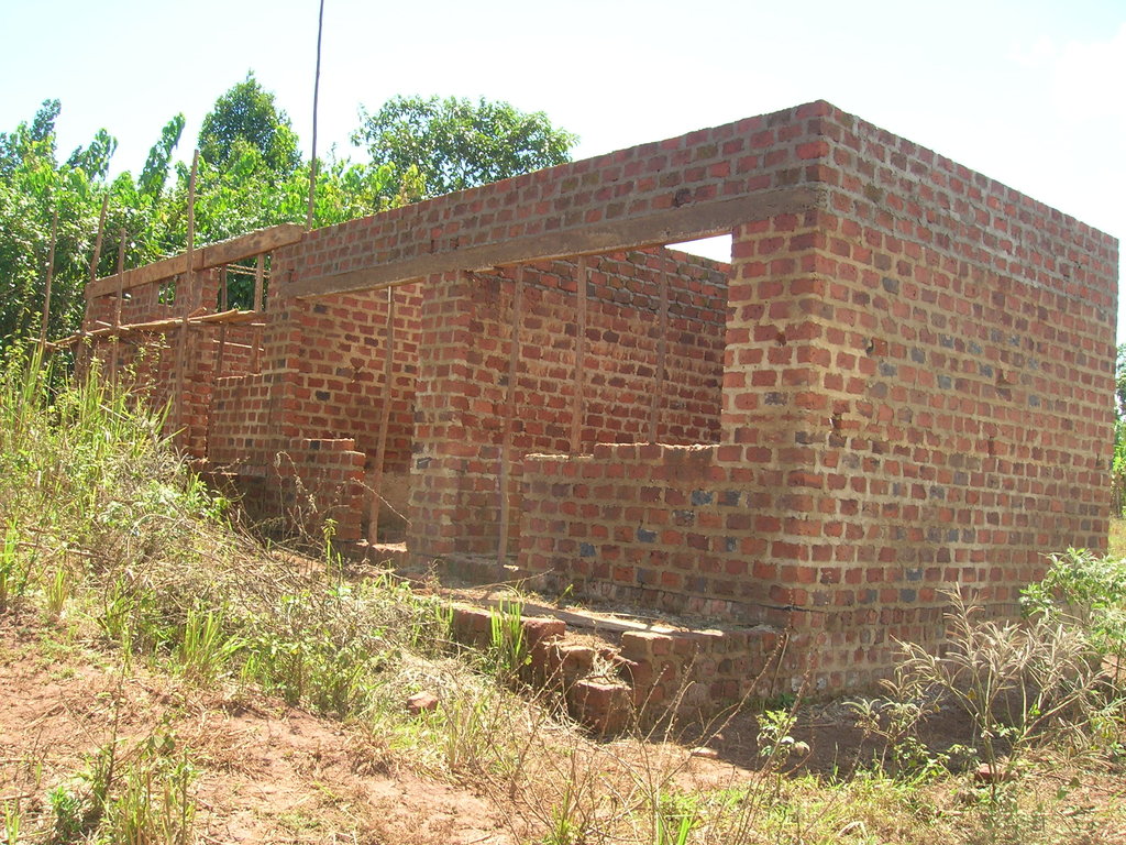Build a school for 400 vulnearble kids in Uganda