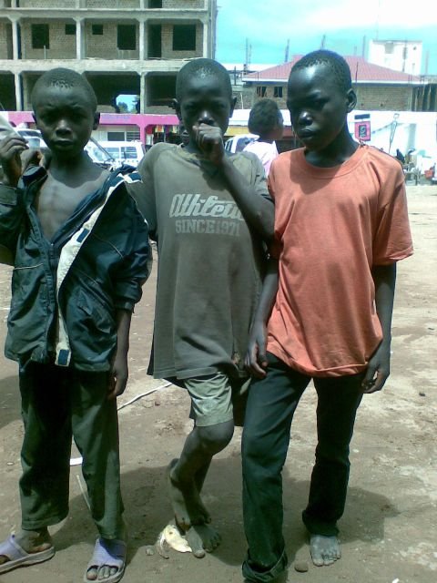 Re-unite street kids with their families