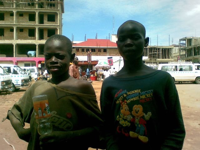 Re-unite street kids with their families