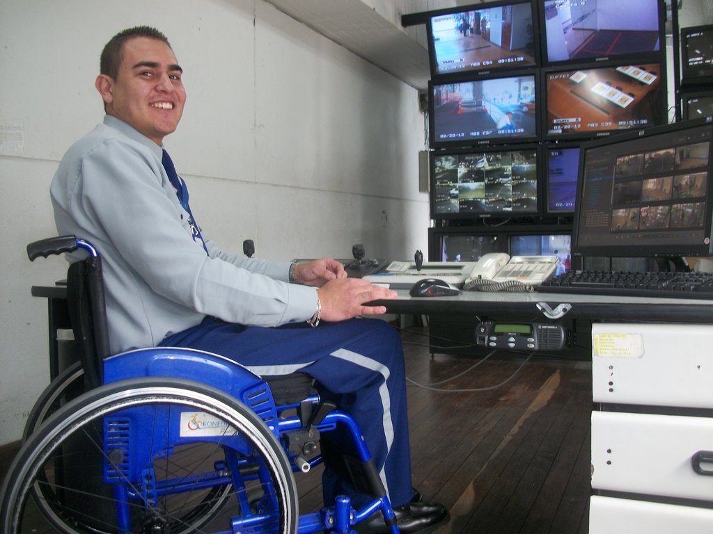 Delivery of prostheses to 30 soldiers in Colombia
