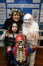 Hallow een: Manfield family and Susan Fairley