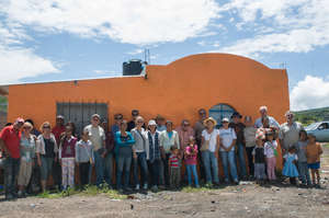 Casita Linda team with new families