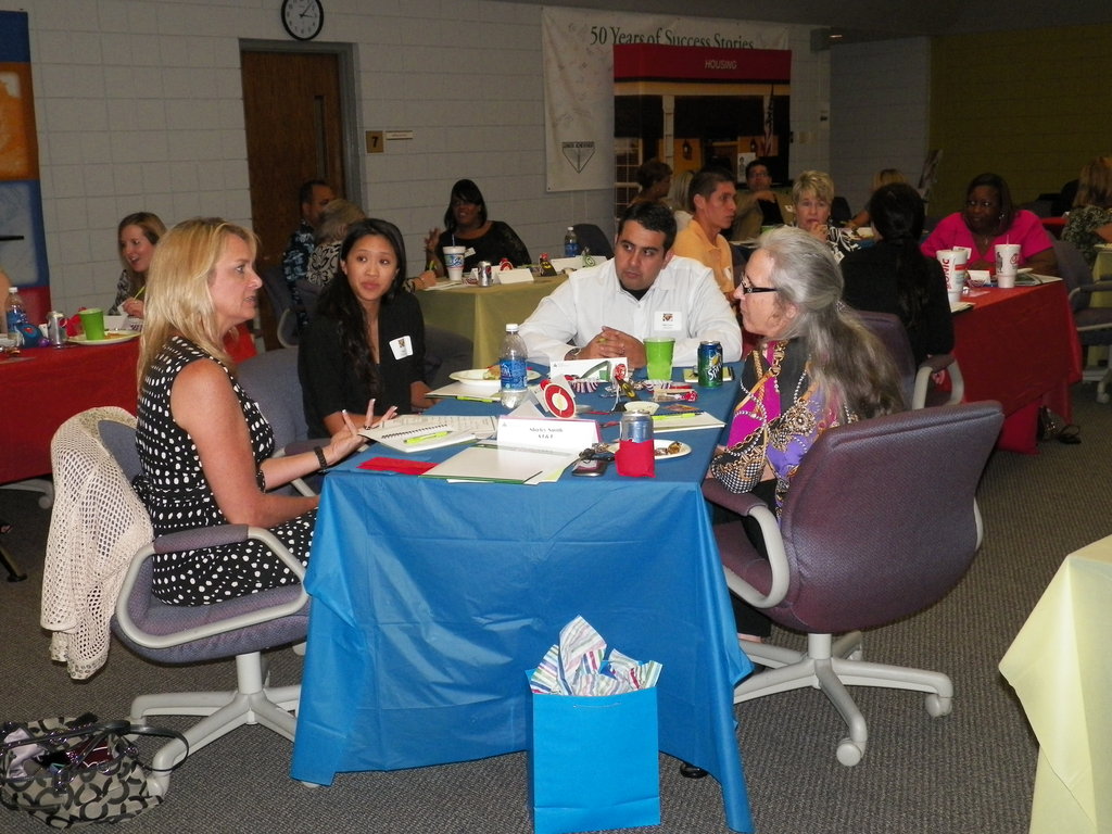 Train 60 Dallas Volunteers to Inspire 800 Teens