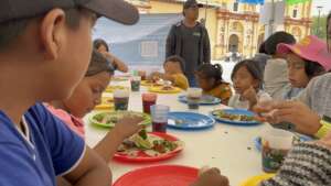 Compartiendo alimentos