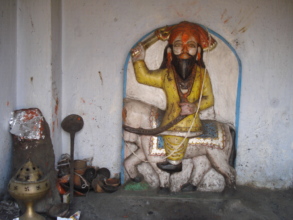 Graziers have rich culture_worshiping Oran deity