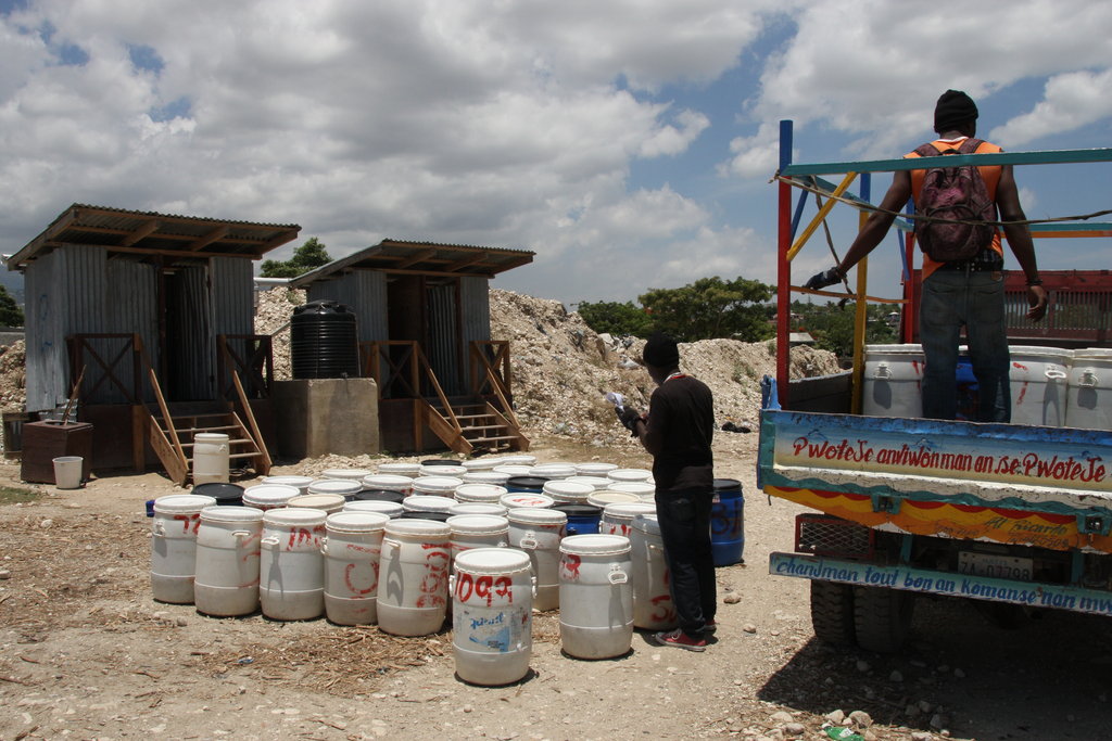 Sanitation for 3,500 Earthquake Victims in Haiti