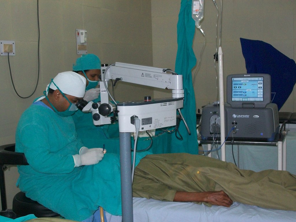 Restore eyesight to 2000 villagers in India