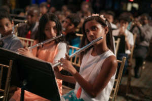 Flutists play with passion!