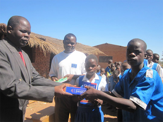 Mobile libraries get learning moving in Malawi