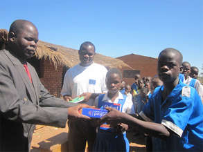 Mobile libraries get learning moving in Malawi
