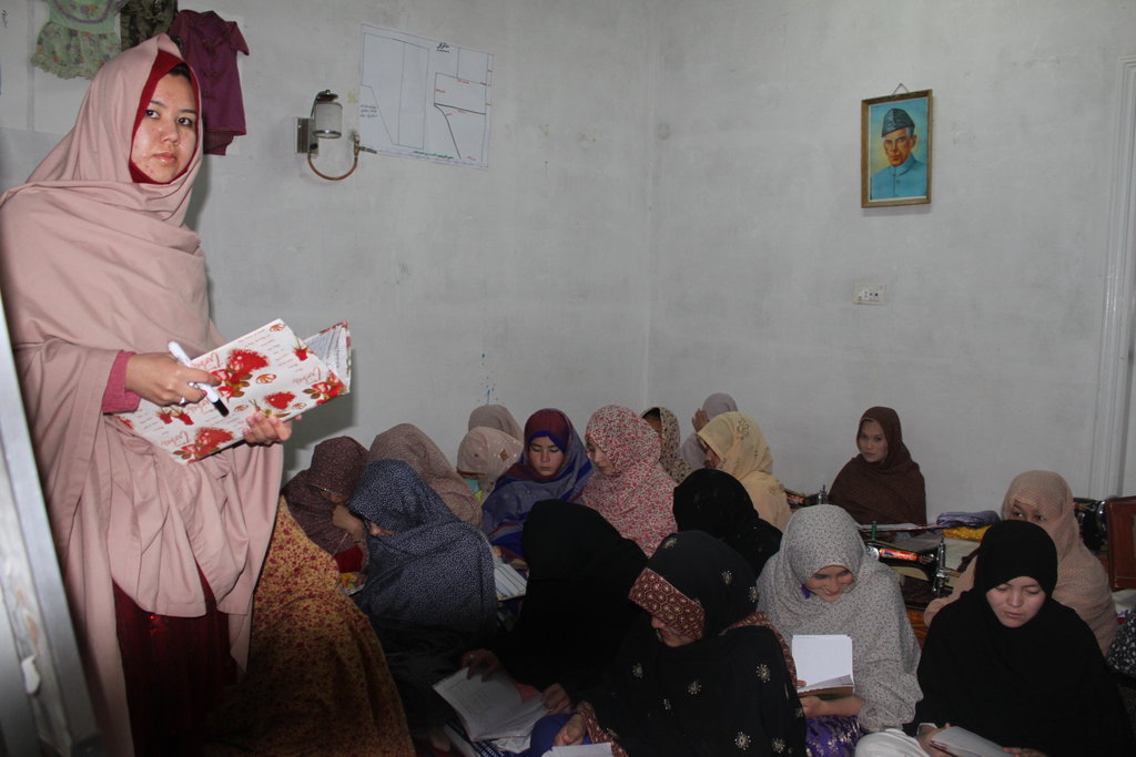 Buy computers for low-income women in Pakistan