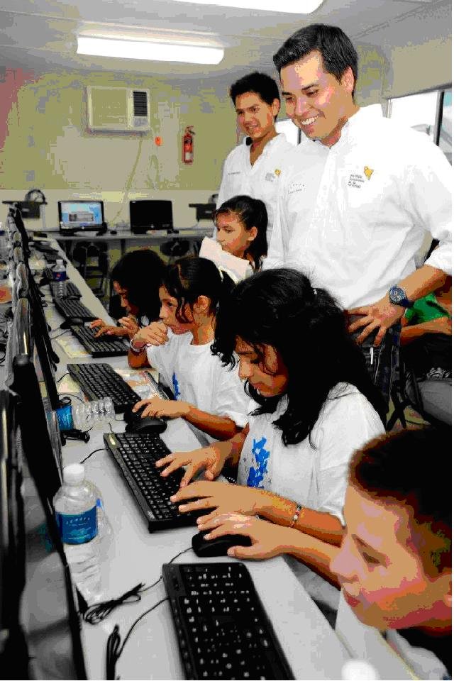 Empower Mexican Youth through Technology on Wheels