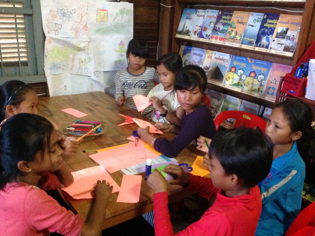 Folding Pictures in a Library