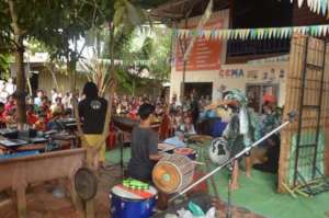 Plastic show performance