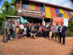 Group phot with parents and community