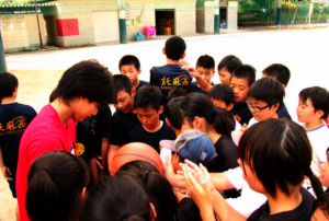 Kids in Kumamoto enjoy basketball with Seiichi