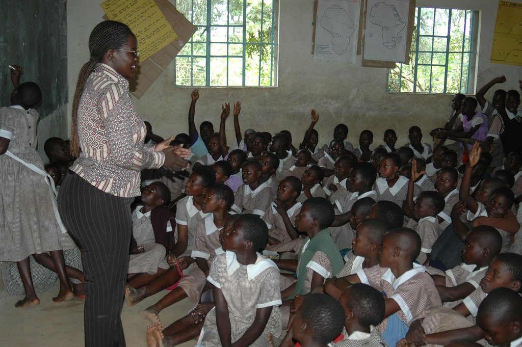 Keep 627 girls in school in Siaya, Kenya