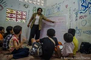Diamond, the first female breakdancer, teaching