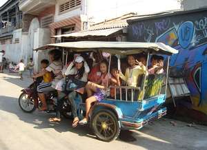 Tiny Toones tuk-tuk returning kids home