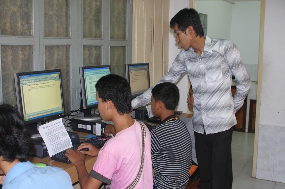 Provide 500 Cambodian kids with ongoing education