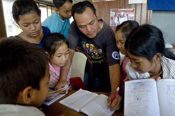 Provide 500 Cambodian kids with ongoing education