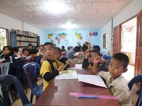 Young Burmese language class students