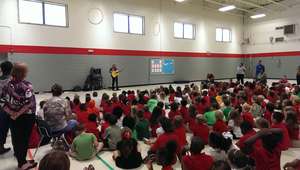 Students in GA watch GITC artist Laurence Juber!
