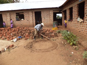 Digging water tank base foundation