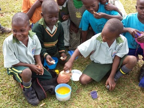 Pupils sharing eats at break but no water to wash