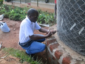 Wire binding the chain ring and wire mesh