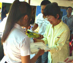 Guests and donors presented certificates
