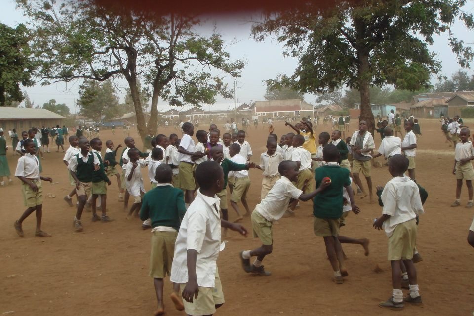 Build School For 500 Poor Slum Children In Kenya