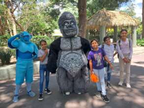 Mayama children discovering the zoo