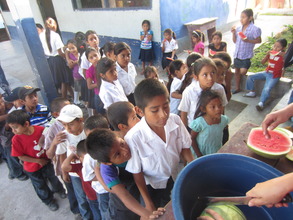 Queuing for daily fruit and food in Honduras