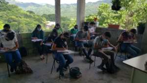 Staggered classes in Honduras