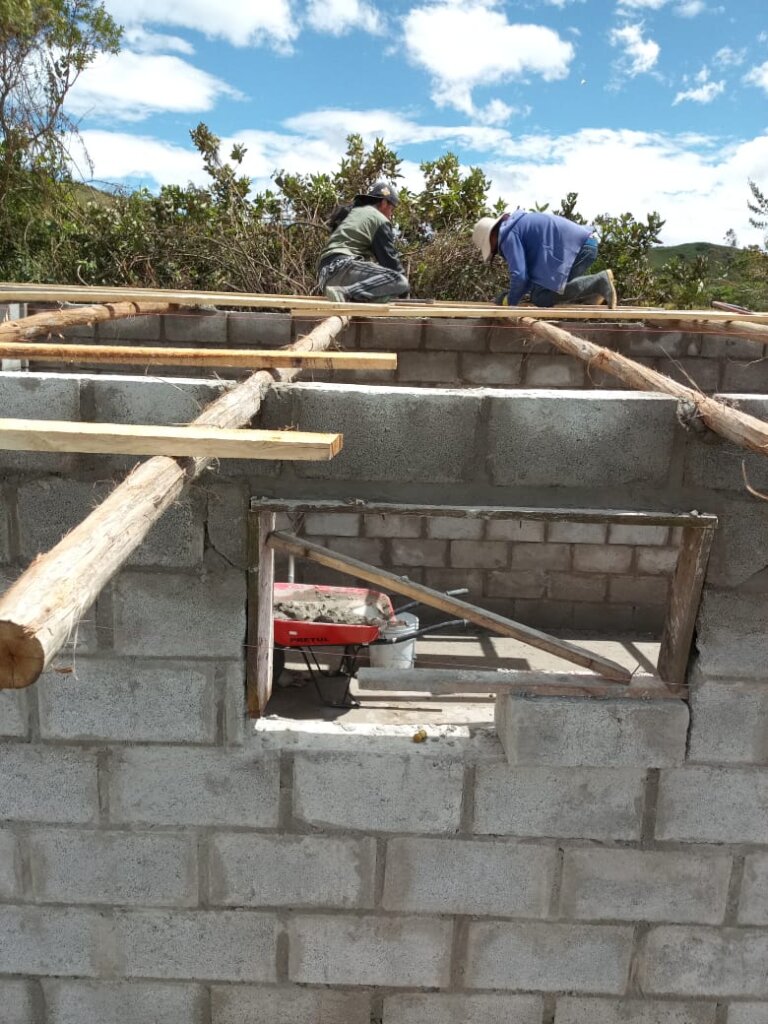 Plan Cuy construction in Ecuador
