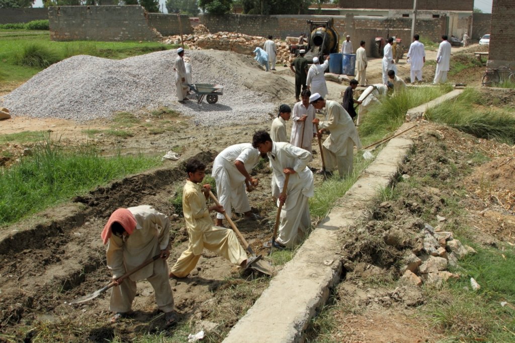 Essential training for Pakistani aid workers