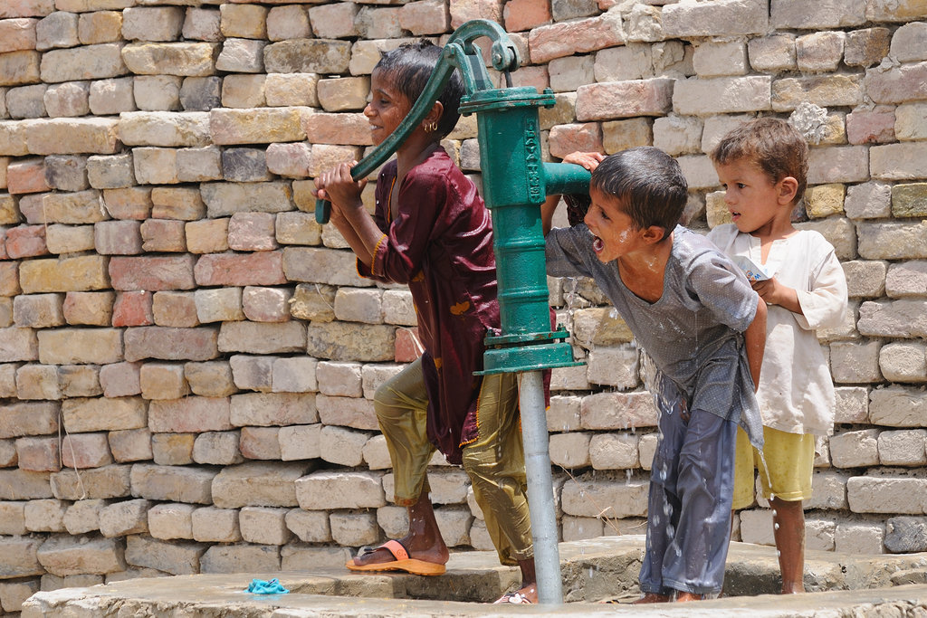 Essential training for Pakistani aid workers