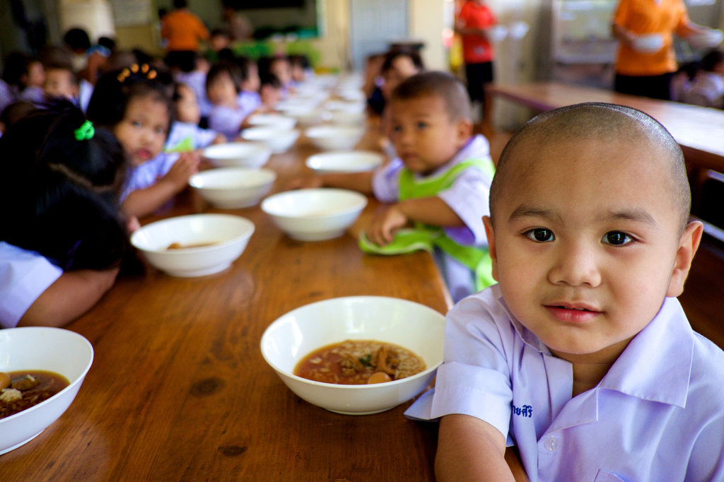 Rice for Thai kindergarteners in need